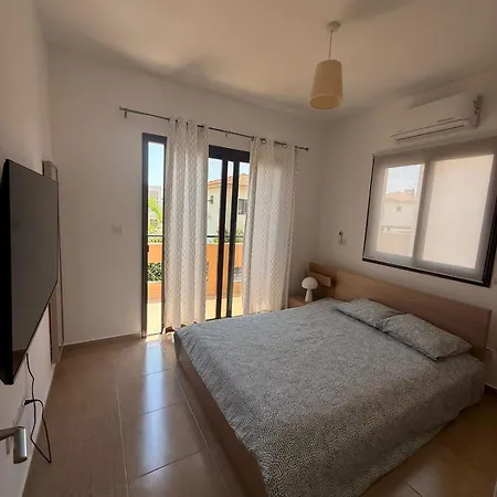 Dene Hollow Kapparis 빌라