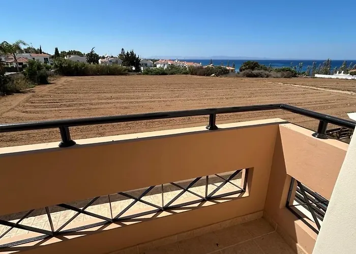 Vila Dene Hollow Kapparis *