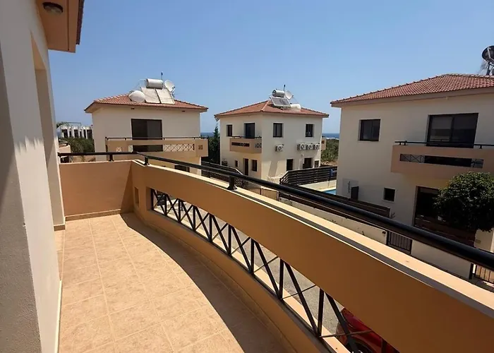 Vila Dene Hollow Kapparis