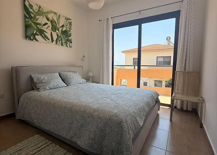 Vila Dene Hollow Kapparis *