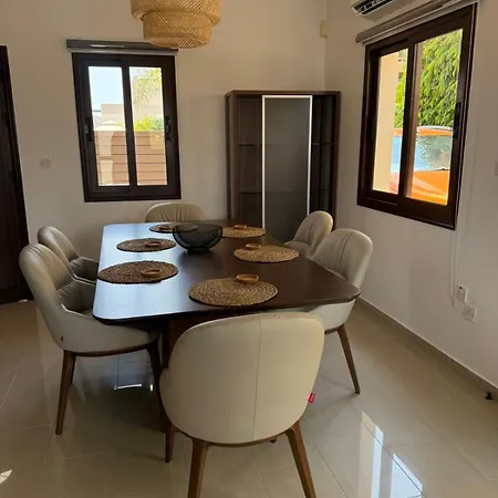 ヴィラ Dene Hollow Kapparis パラリムニ