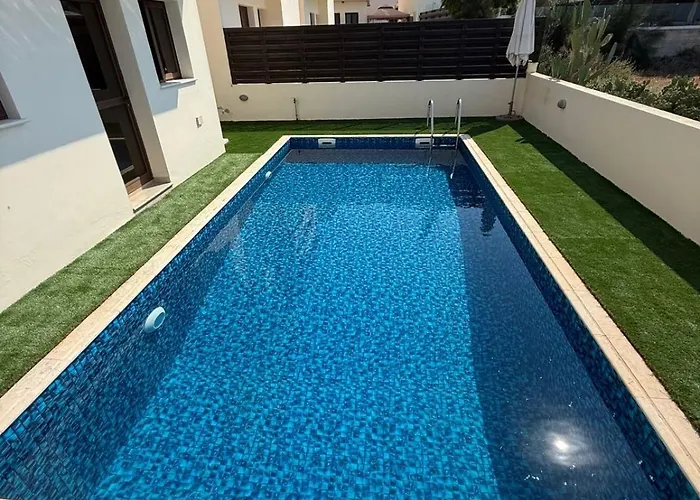 Dene Hollow Kapparis * Paralimni