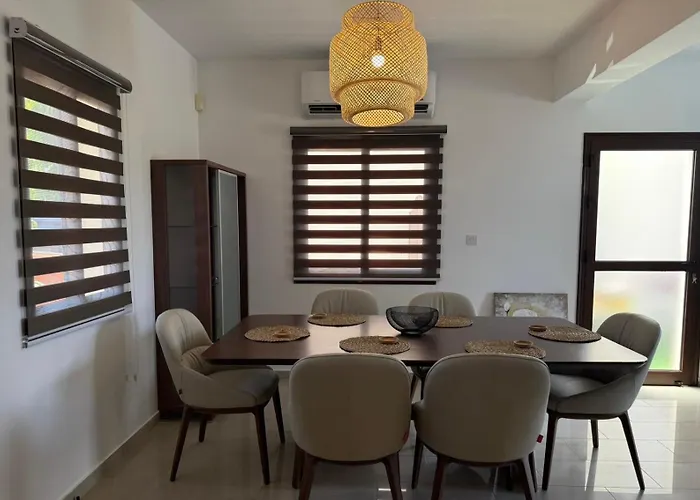 Dene Hollow Kapparis Paralimni